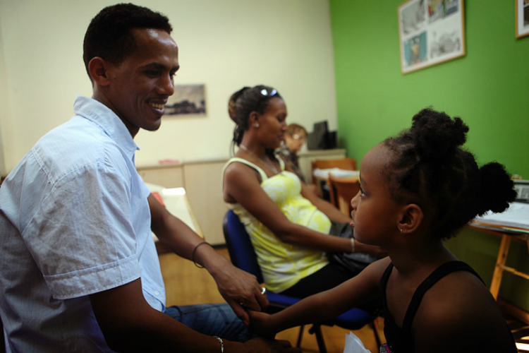 Open Clinic for Migrants and Refugees - Photo by Noa Megger - via Physicians for Human Rights Israel Flickr
