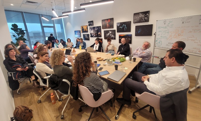 A meeting of the political horizon forum