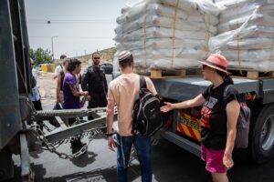 right-wing activists attempt to block humanitarian aid