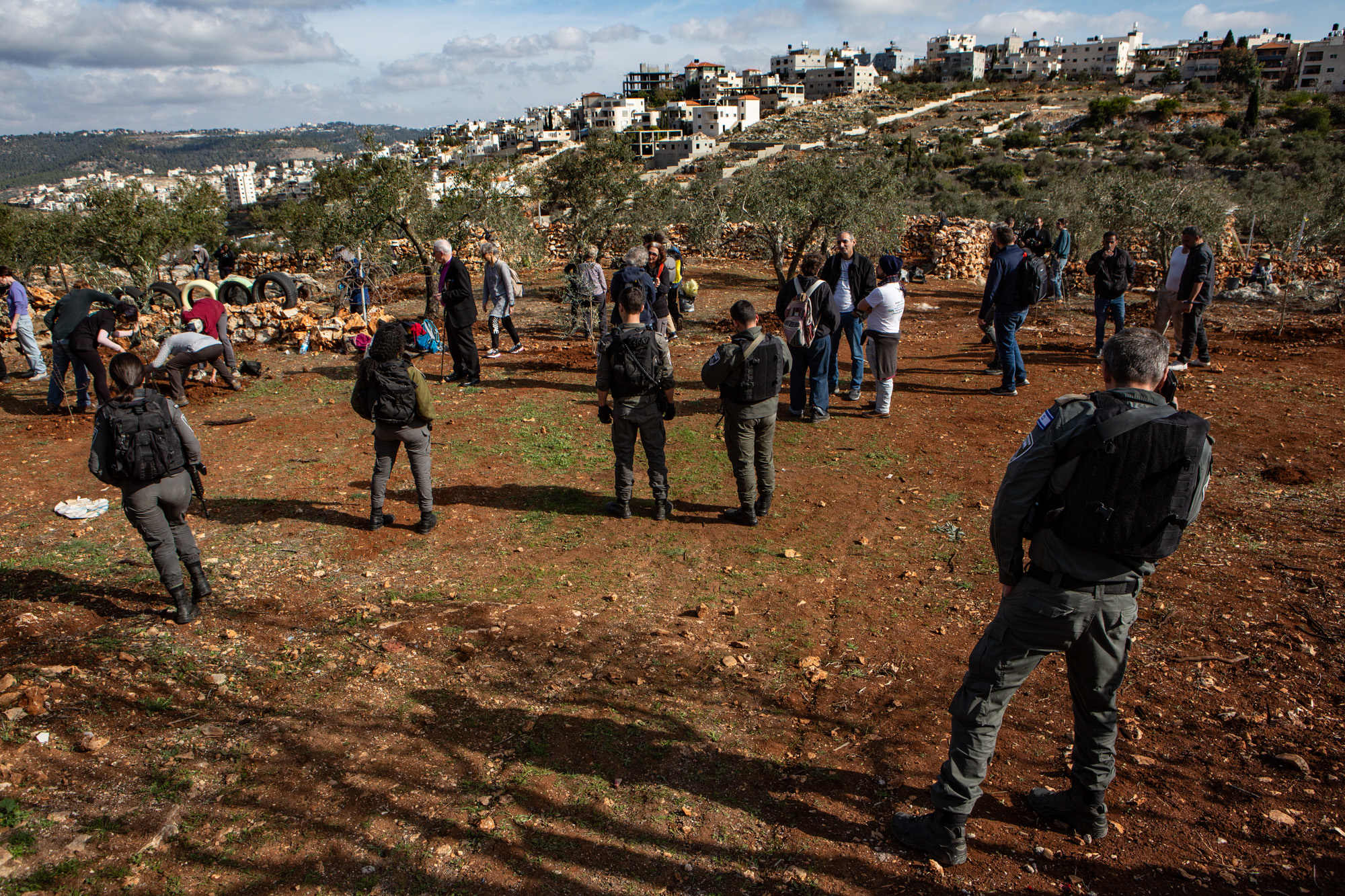 Soldiers observing the RHR volunteers