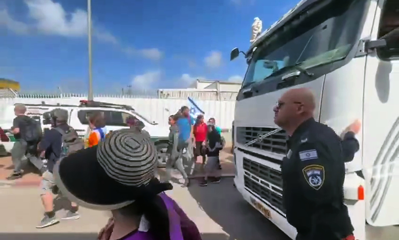 Standing Together volunteers help protect aid trucks bound for Gaza